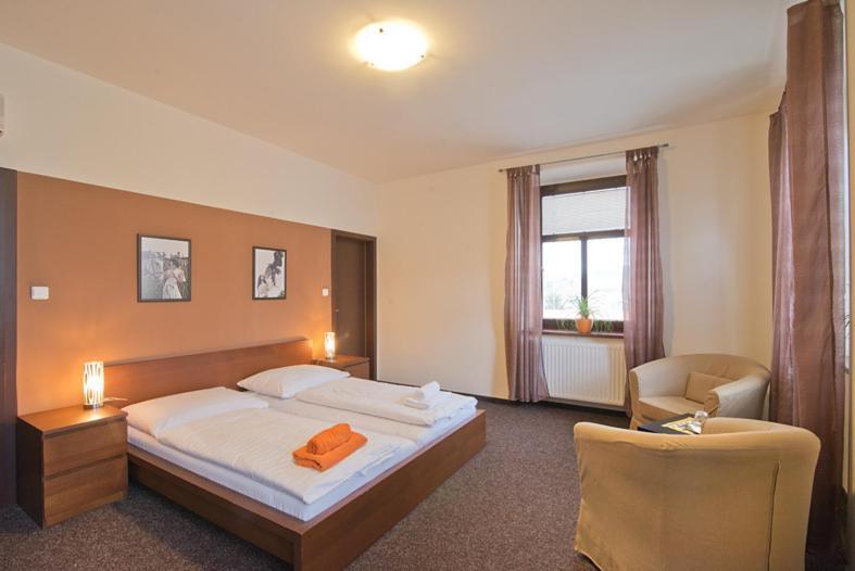 Hotel U Zlatého býka Písek Chambre photo